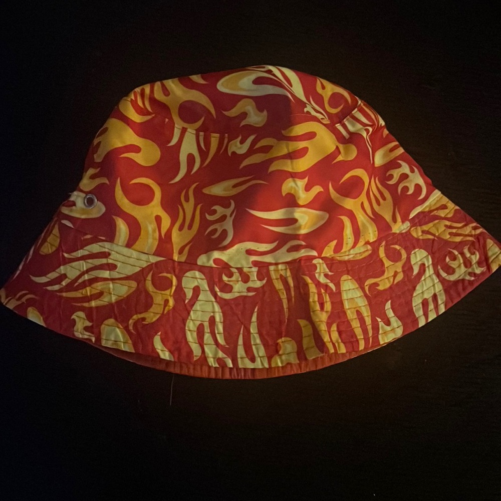 Boys flames bucket hat